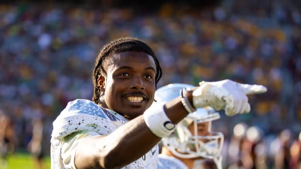 Oregon Ducks defensive back Khyree Jackson (5) against the Arizona State Sun Devils at Mountain America Stadium.